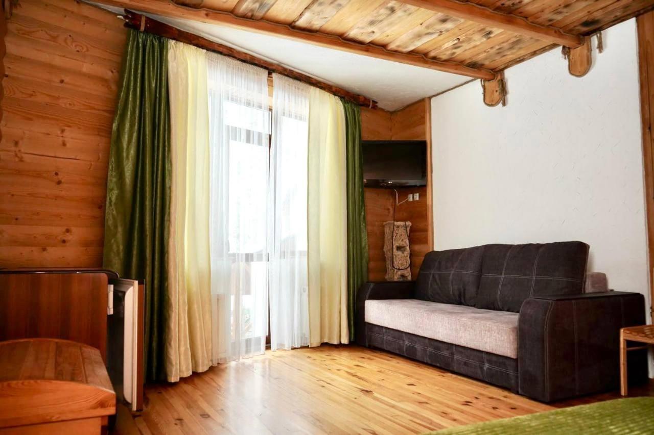 Girskiy Prutets Boekovel Kamer foto