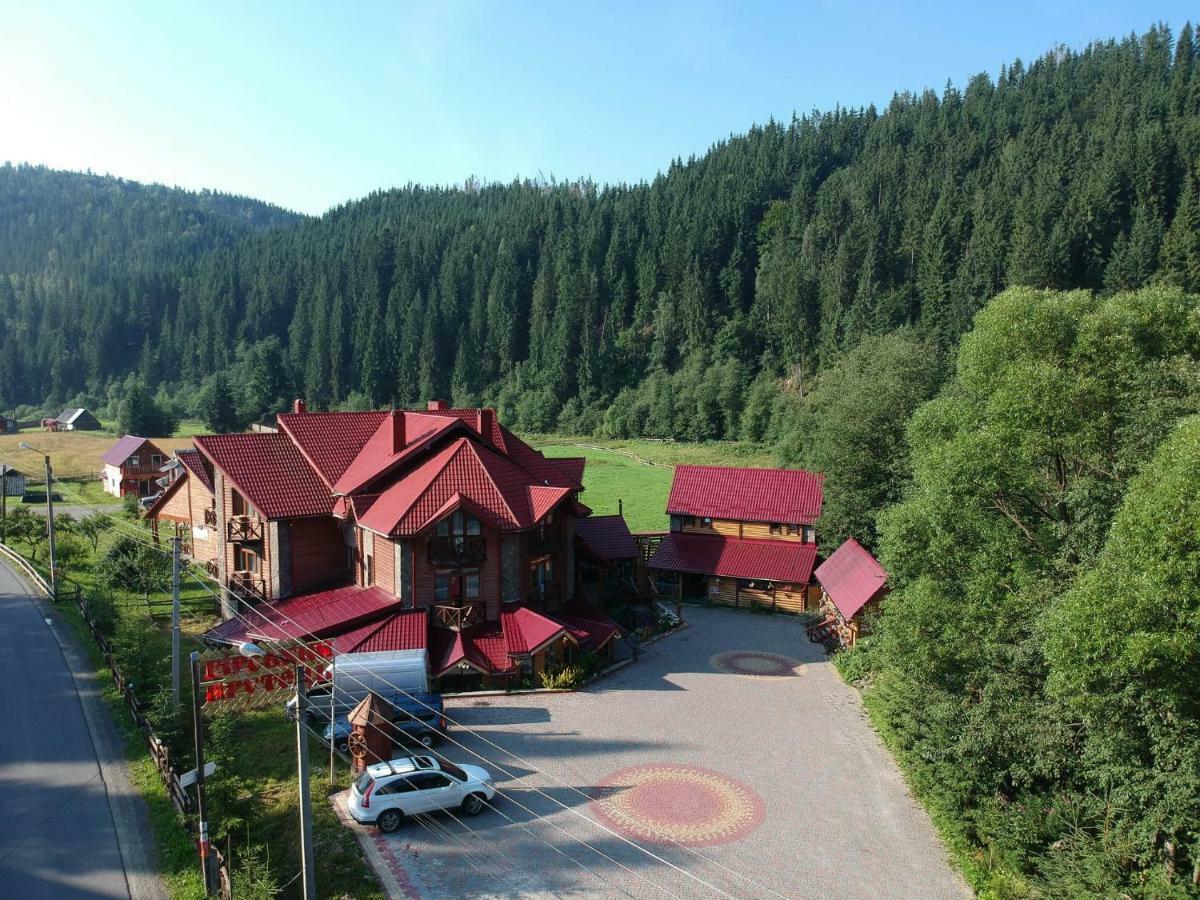 Girskiy Prutets Boekovel Buitenkant foto